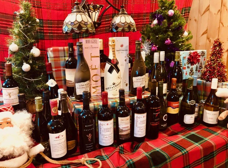 The 2023 Therapeutic Riding Christmas Wine Raffle is here!